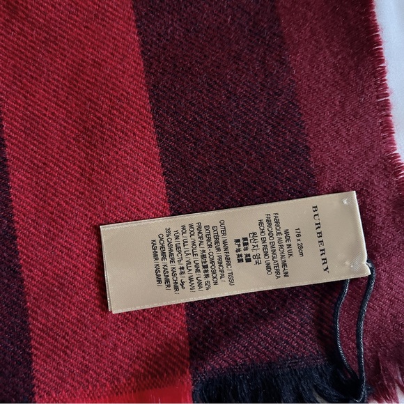 Burberry scarf - Picture 5 of 7